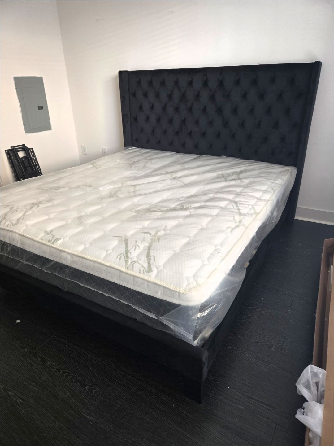 Queen Bed Frame With Mattress