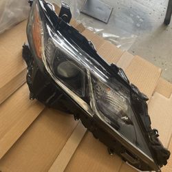 2019 Toyota Camry Le Headlight 