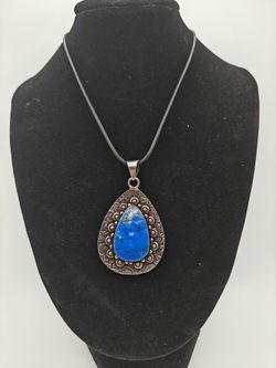Handmade Lapis Lazuli Stone Pendant Necklace