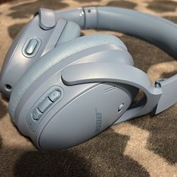 BOSE QUIETCOMFORT OVER THE EAR HEAPDHONES 