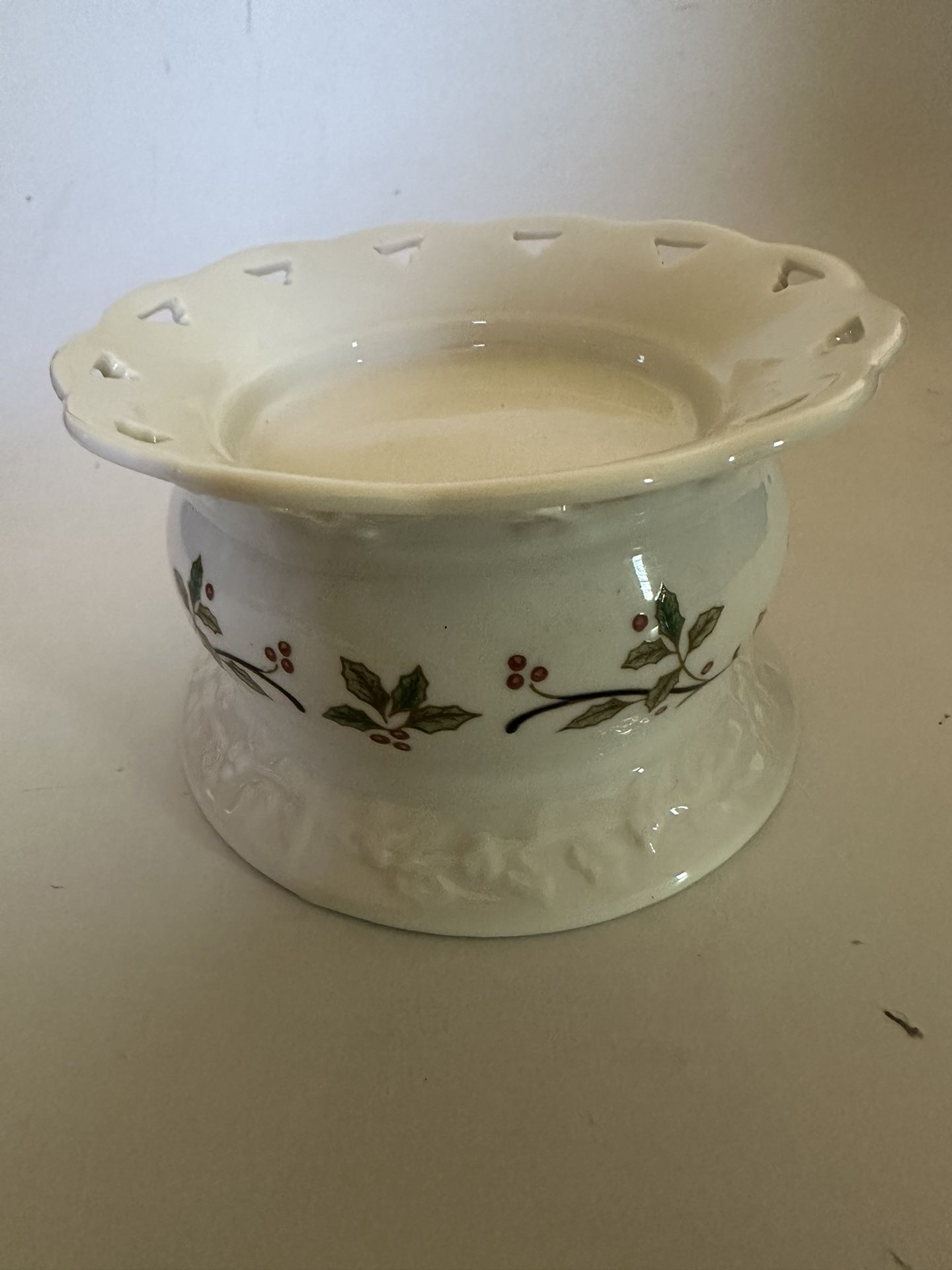 Mikasa china Holiday Lace For Pillar Candle Holder