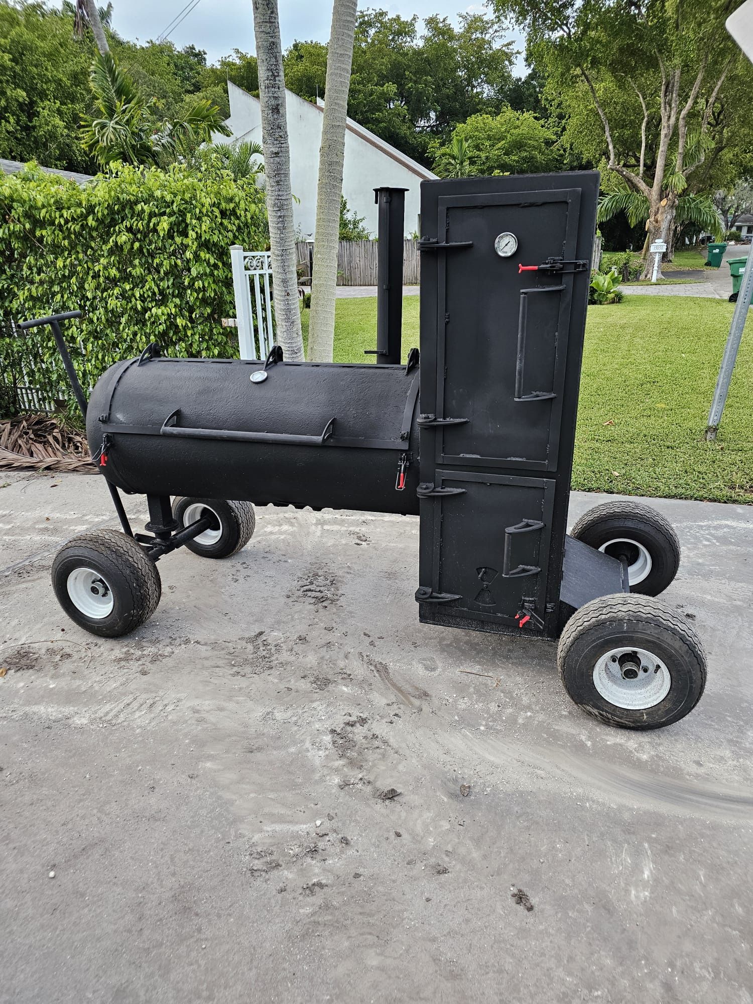 BBQ SMOKER/GRILL