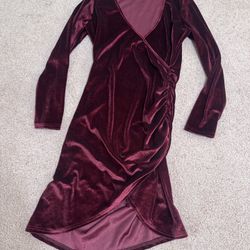 New Medium Burgundy Red Velvet Stretchy Short Long Sleeve Dress