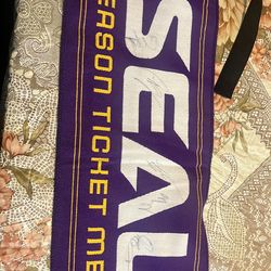 Seals scar signed by five seals players new and good condition never used