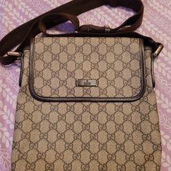 Gucci Messenger/Sling Bag