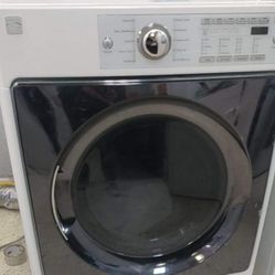 Kenmore Washer And Electric Dryer Set $680
