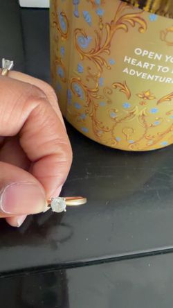GOLD 1k diamond ring