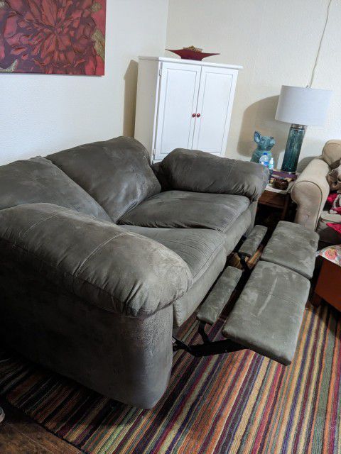 Double Recliner Couch, Modesto 