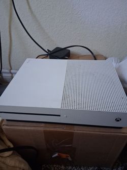 Xbox One S with Seagate Game Drive for Xbox Game Pass Special Edition 2TB - White