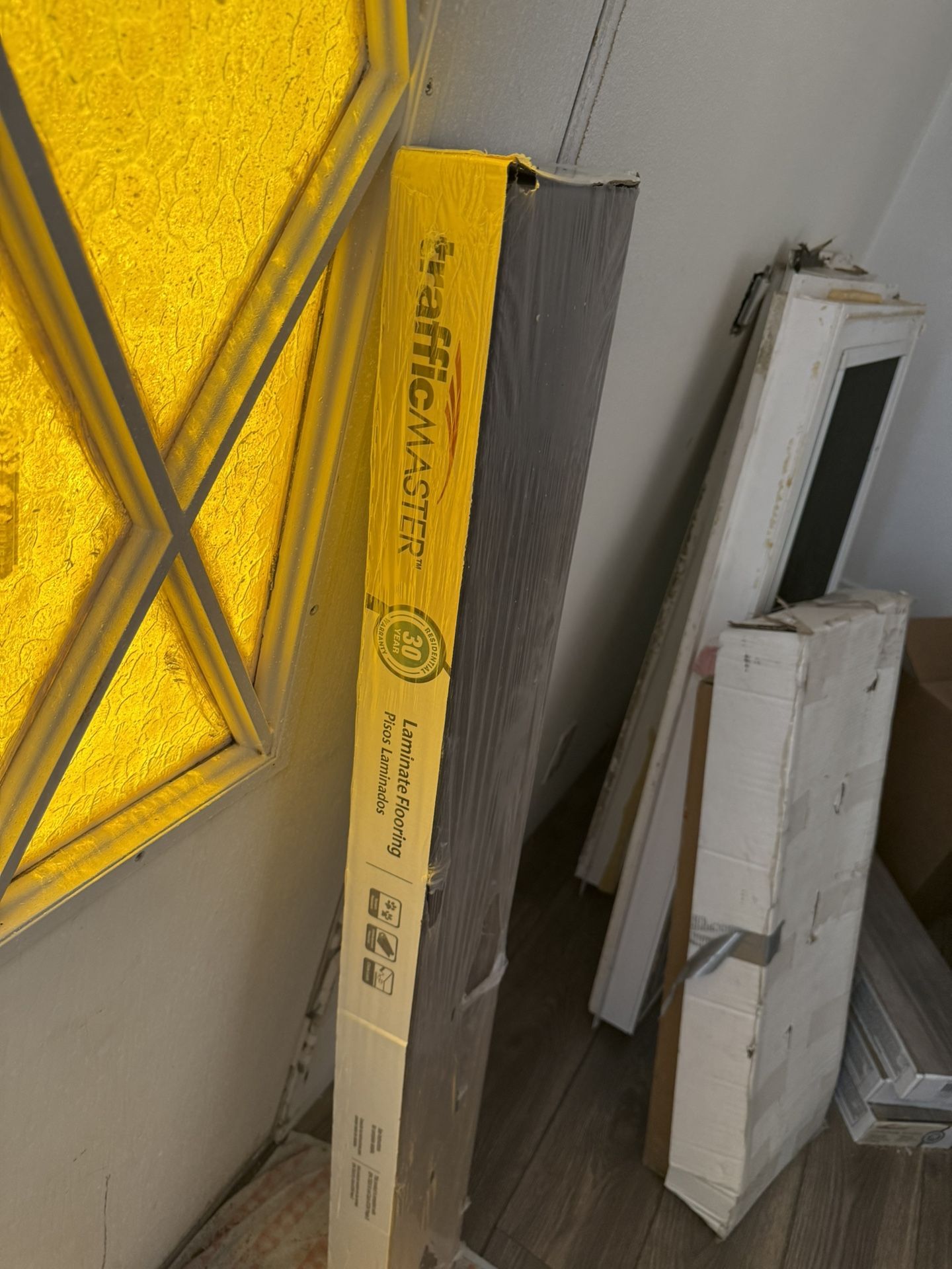Laminate flooring Pisos LAminados For Sale $100 .00