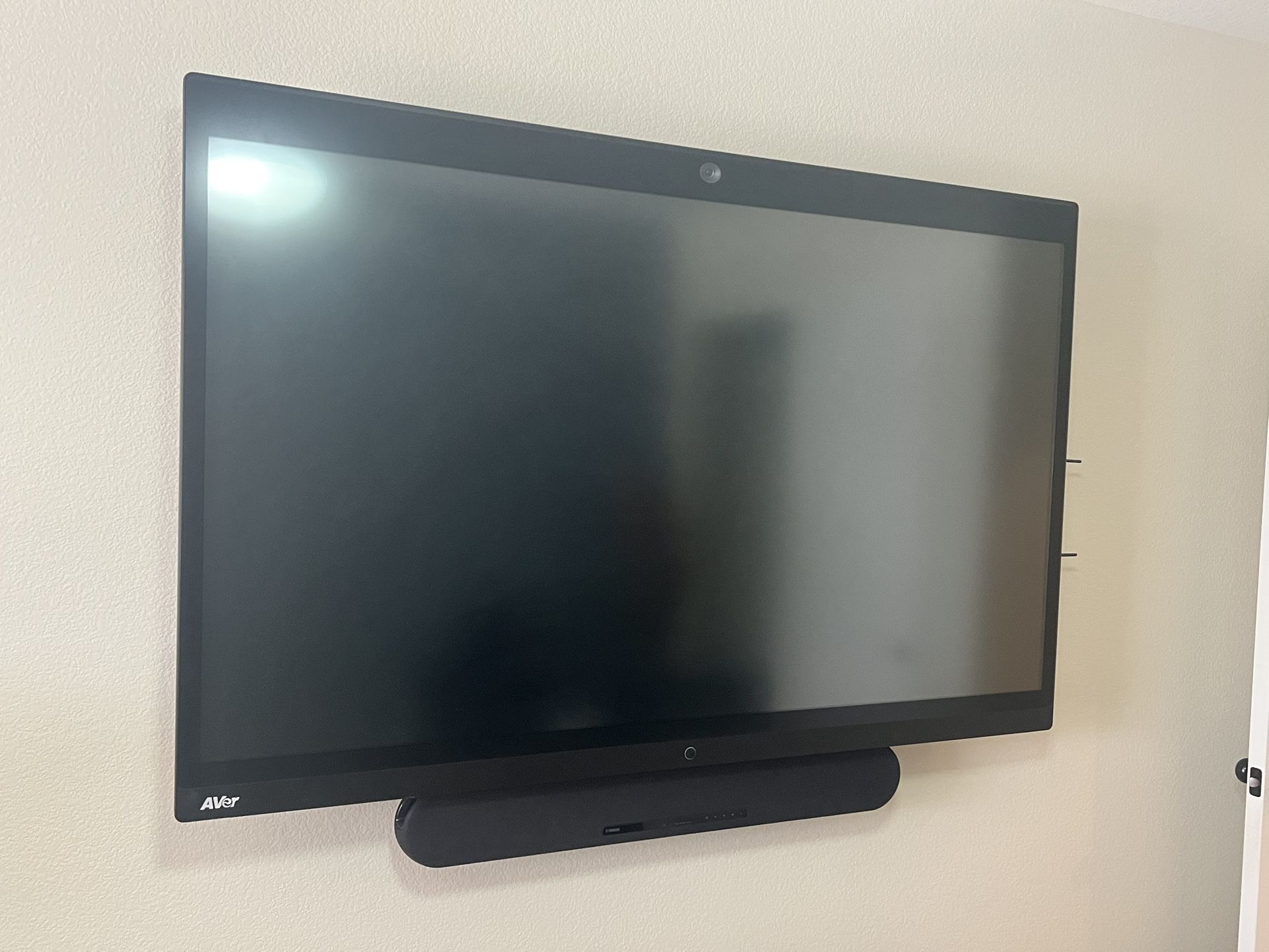 Aver 65 In Touch Screen Conference Room Tv