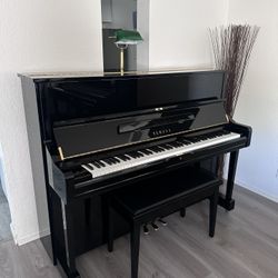 Yamaha U1 Piano 