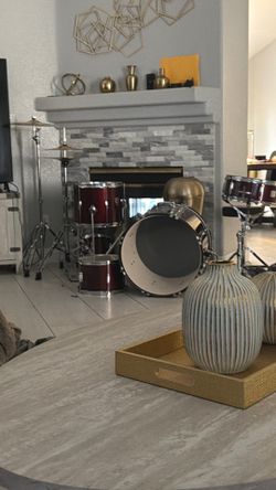 Full drum set