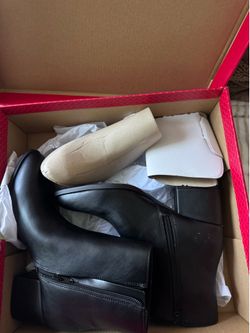 Size 6.5 women booties