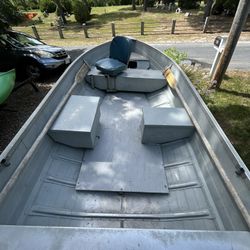 Mirrocraft 14 Foot, Trailer, 25hp Mercury Outboard 