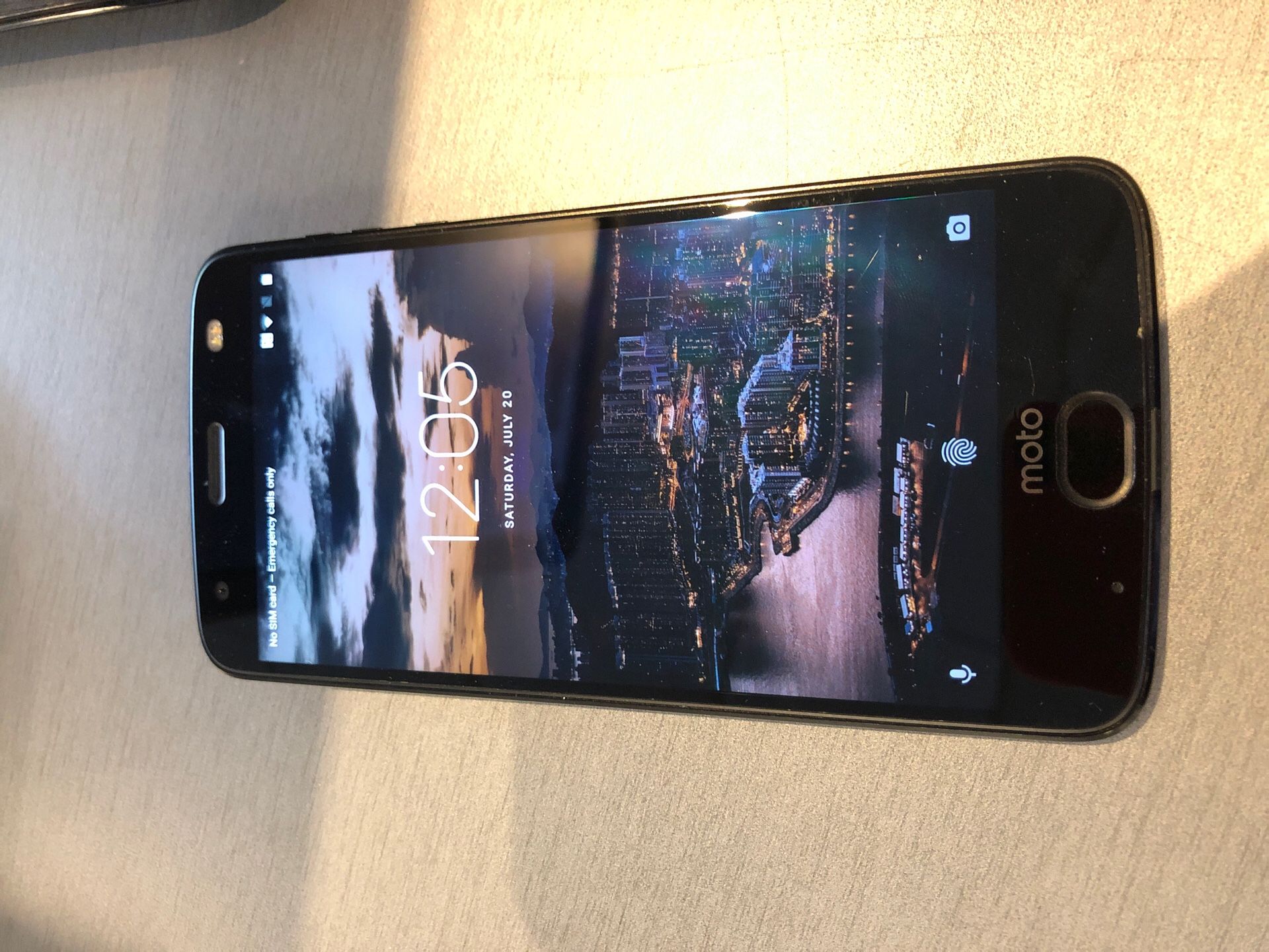 Moto Z2 Force AT&T only 64gb w/2 mods