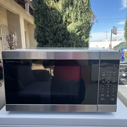 Sharp 2.2-cu ft 1200 -Watt Countertop Microwave! Stainless Steel