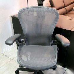 Herman Miller Aeron Office Chairs Remastered - Size B - Like New