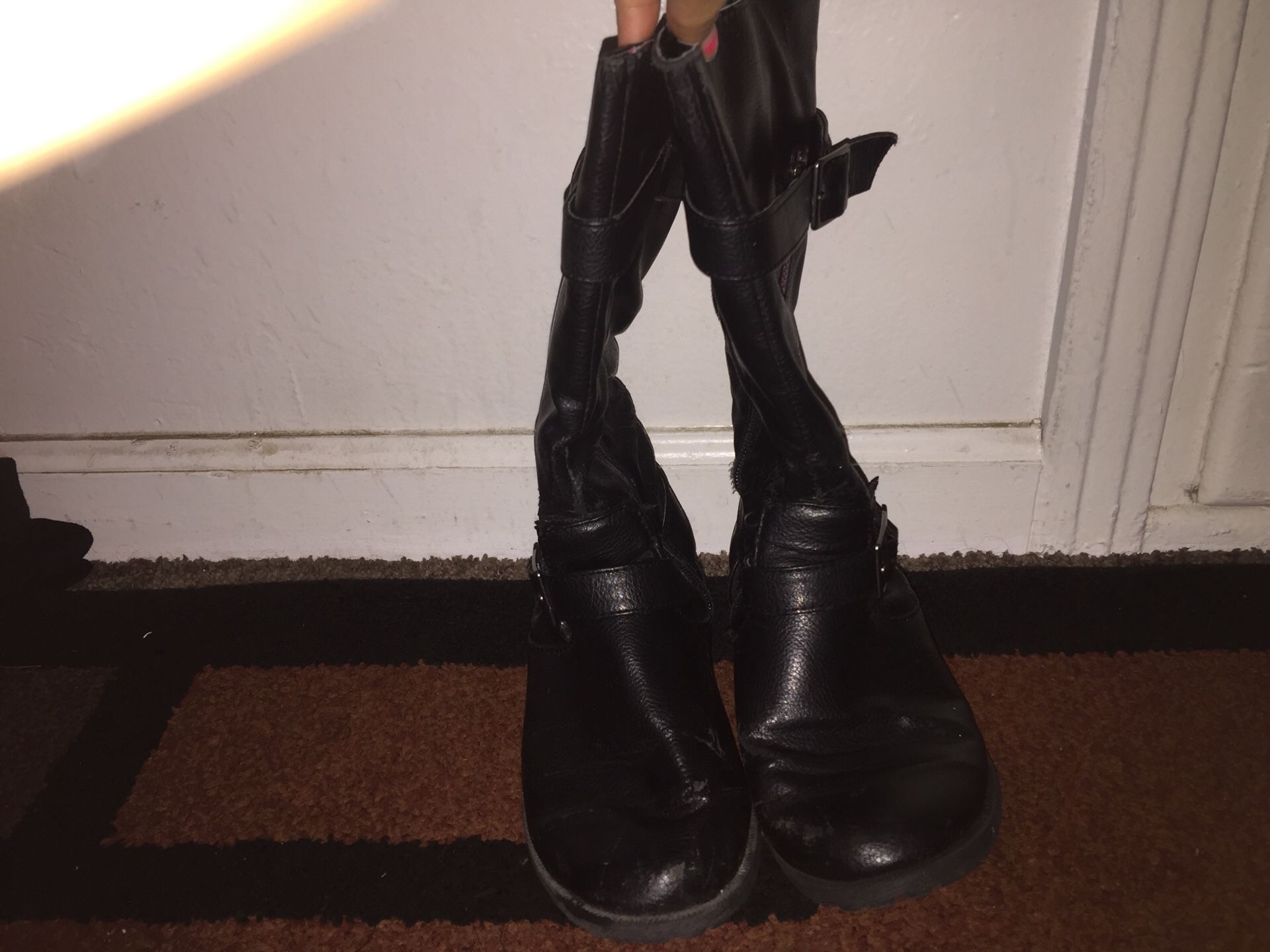 Girls boots