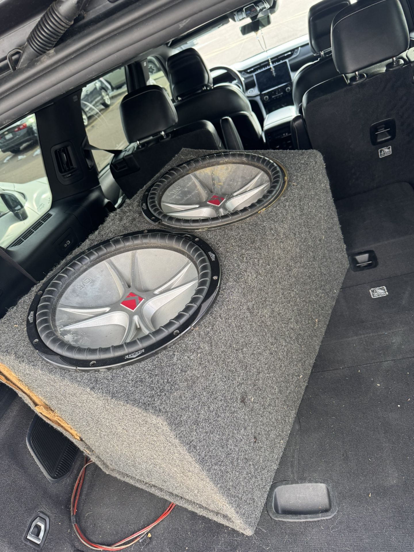 Kicker Subwoofer With Amp I Deliver 