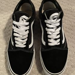Vans Old Skool Sneakers (size 8)