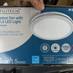 U UTILITECH #1332862 Ventilation Fan with Edge-Lit LED Light Large Bathroom Up to 100 sq ft Ventilador decorativo con borde iluminado con luz LED Bano