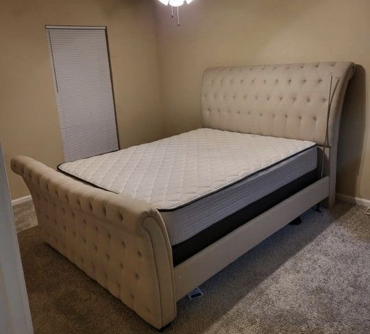 QUEEN SIZED SLEIGH BED & MATTRESS