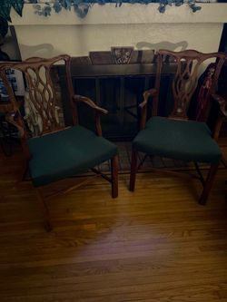 Wooden chairs very nice new condition
