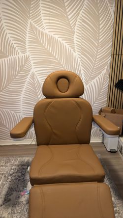 Esthetician chair