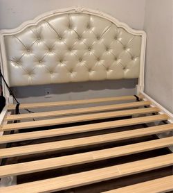 Full size bed