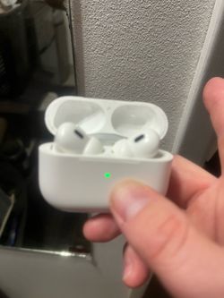 AirPods
