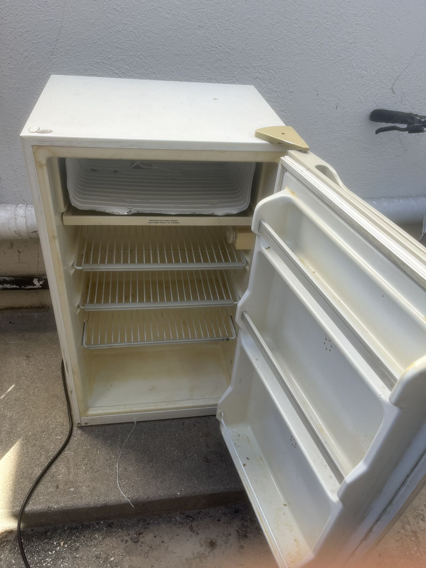 Mini fridge Works great