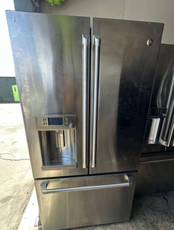 GE French Door Fridge – Stainless, Ice & Water Dispenser