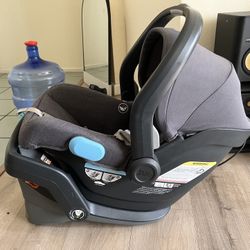 UPPABABY CAR SEAT AND BASSINET