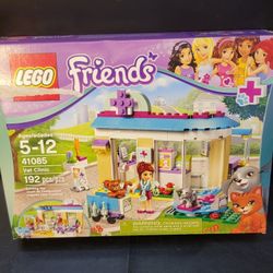 Lego Friends Vet Clinic 41085 - New Sealed Box with Slight Wear and Tear