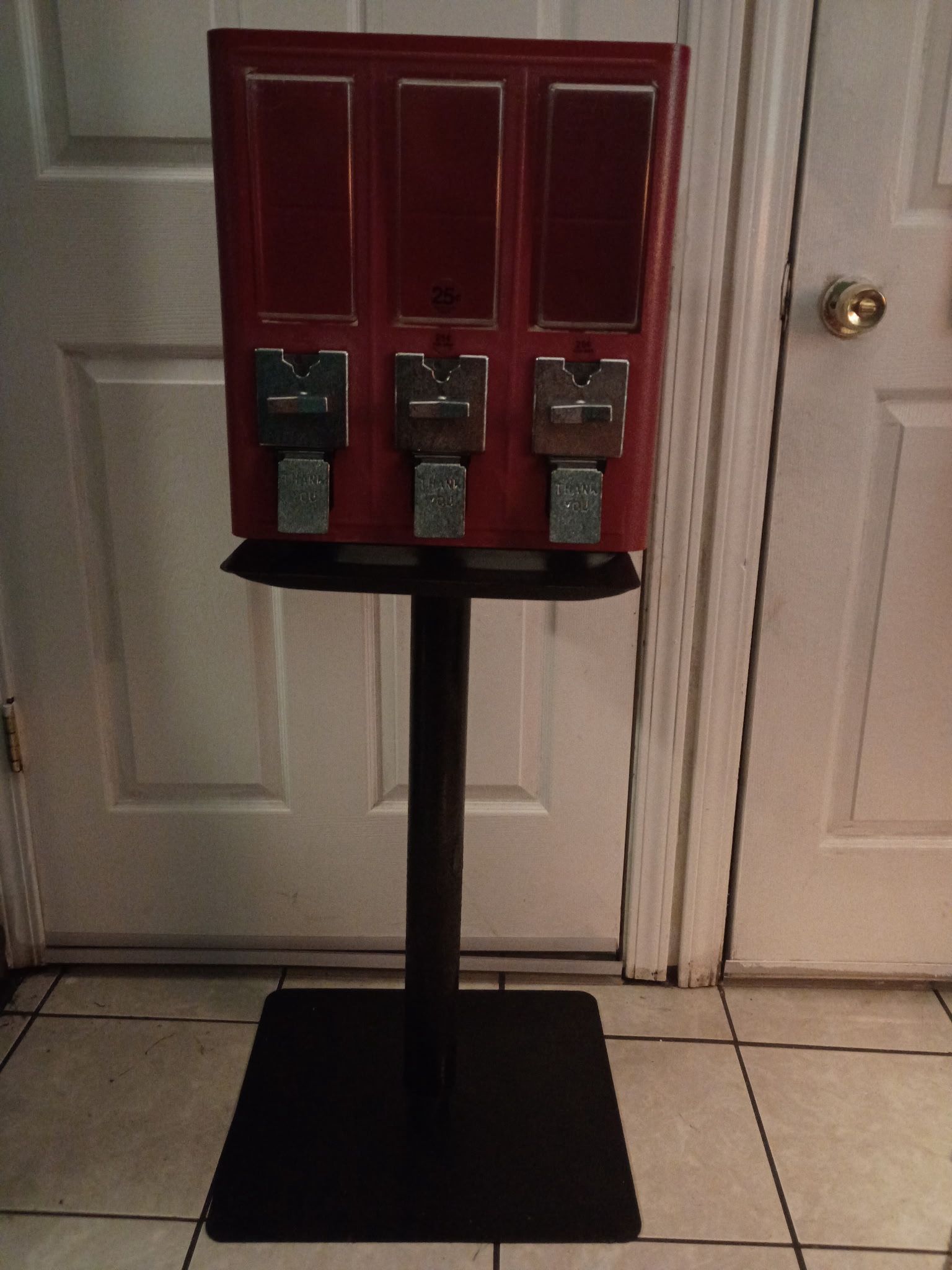 ** Tripple head candy, gumball, or capsule quarter vending machine **