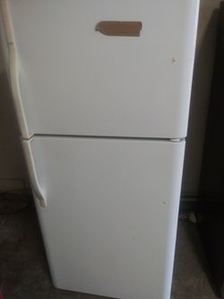 Nice clean refrigerator