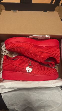 Size 9 university red heart Nike Air Force 1