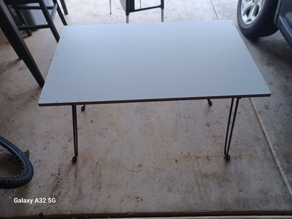 Folding Leg Table