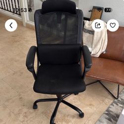Ergonomic desk chair