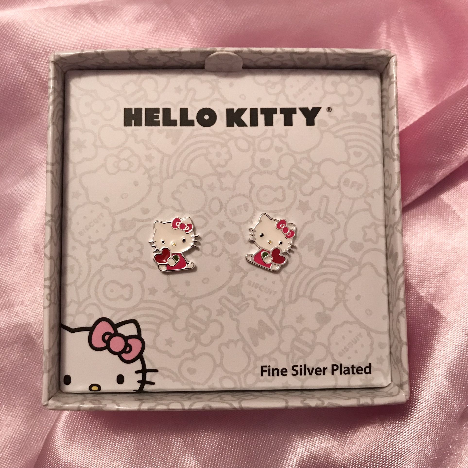 Hello Kitty valentines heart stud earrings