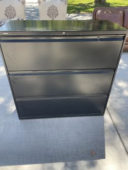 Metal Filing Cabinet 