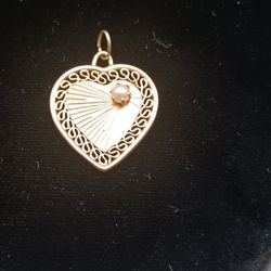 14K Gold Heart Pendant With Pearl