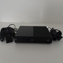 Xbox One + 2 Controllers & Chargers (Digital Only - Read Desc)