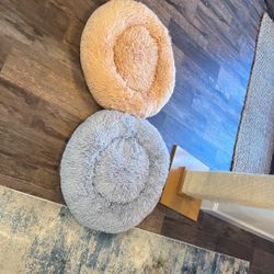 Set of 2 Fluffy Pet Beds – Donut Style (Peach & Gray)
