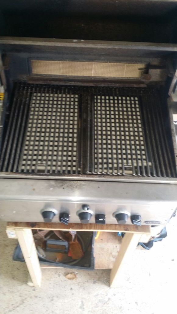 Dcs 27 " stainless steel built in bbq grill