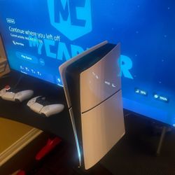 PS5 SLIM W 3 CONTROLLERS