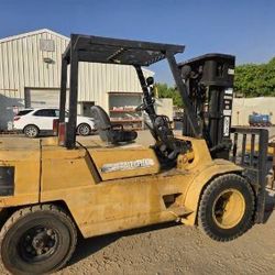 Caterpillar 8000lb Forklift