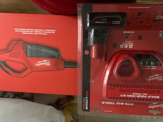 Milwaukee vacuum and -M12 battery & charger