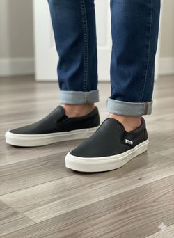 VANS Unisex Classic Slip-On Sneakers Black Size Men 9.5/Women 11